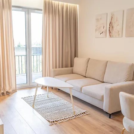 K&m Near Tauron Arena Apartment *